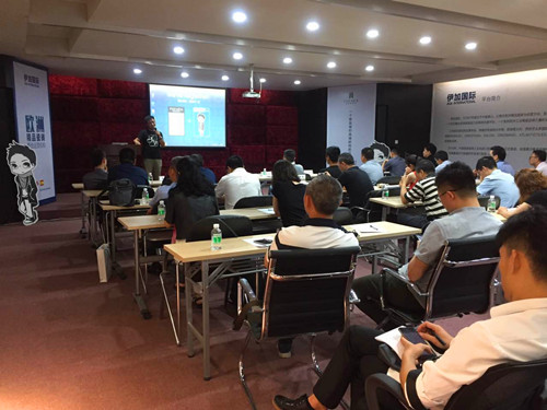 小白哥現(xiàn)場分享_副本.jpg