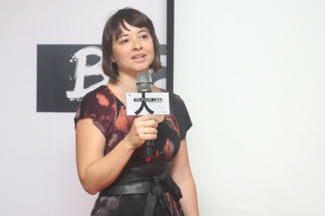 (備)意大利LEA瓷磚營銷總監(jiān)、亞太地區(qū)負責人 Silvia Cicognani分享薄板的推廣策略.jpg